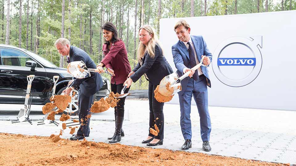 Volvo rope cutting ceremony
