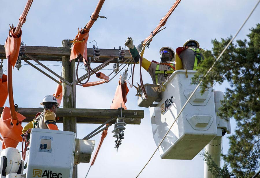 Santee Cooper and Denmark Technical College Join Forces to Build Diversity in Lineworker Training